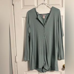 Victoria’s Secret ribbed sleep romper, size large